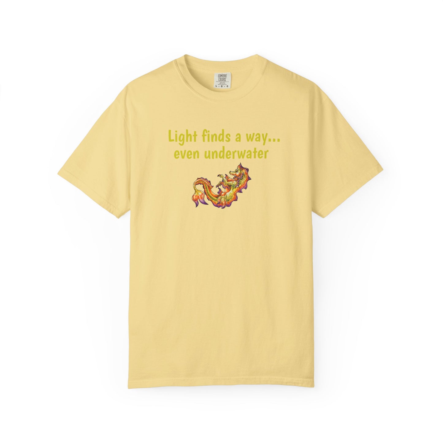 Baby Sunrise Hippocampus – Light Underwater- Golden Ocean Fantasy Art – Warm Fantasy Sea Creature Art-T-Shirt