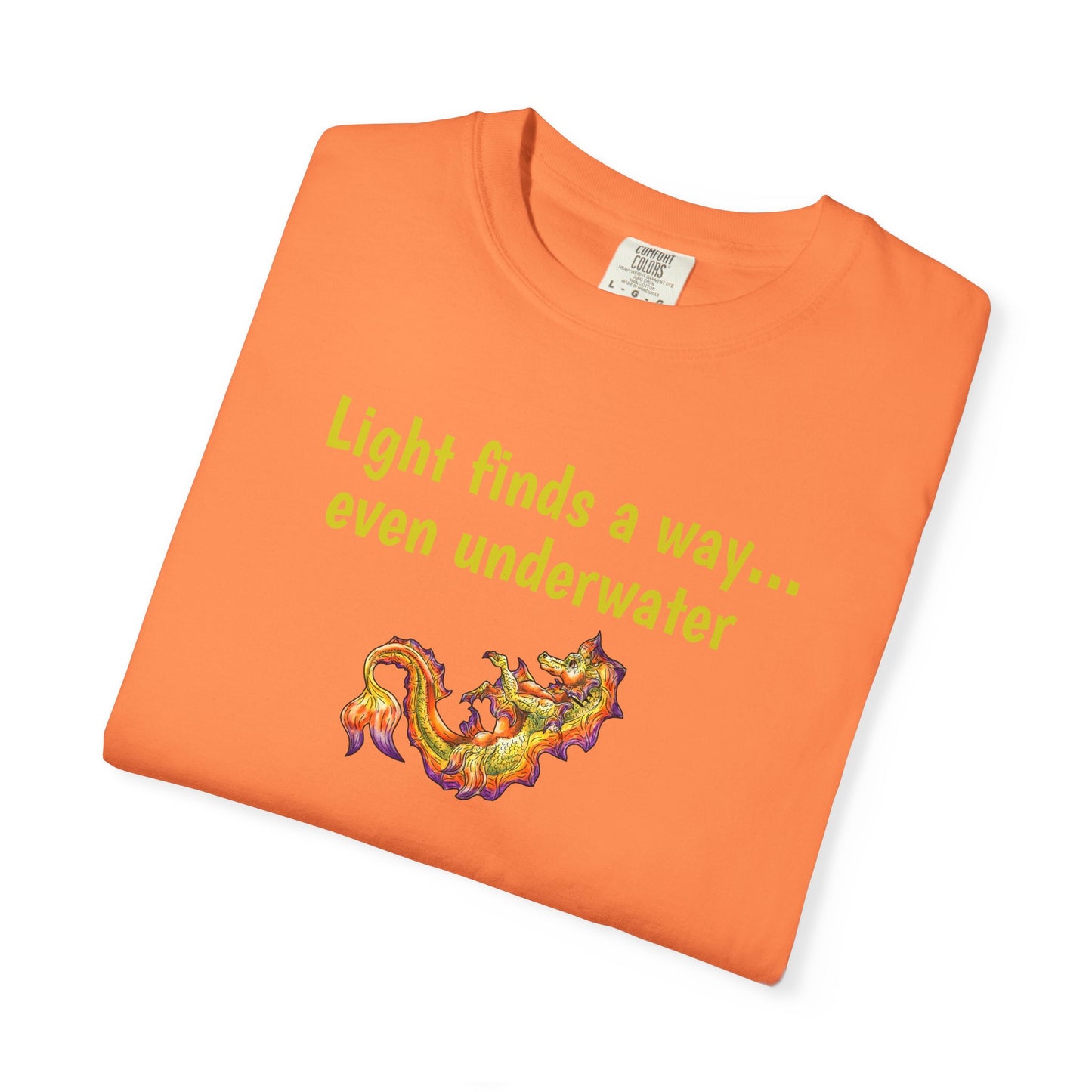 Baby Sunrise Hippocampus – Light Underwater- Golden Ocean Fantasy Art – Warm Fantasy Sea Creature Art-T-Shirt
